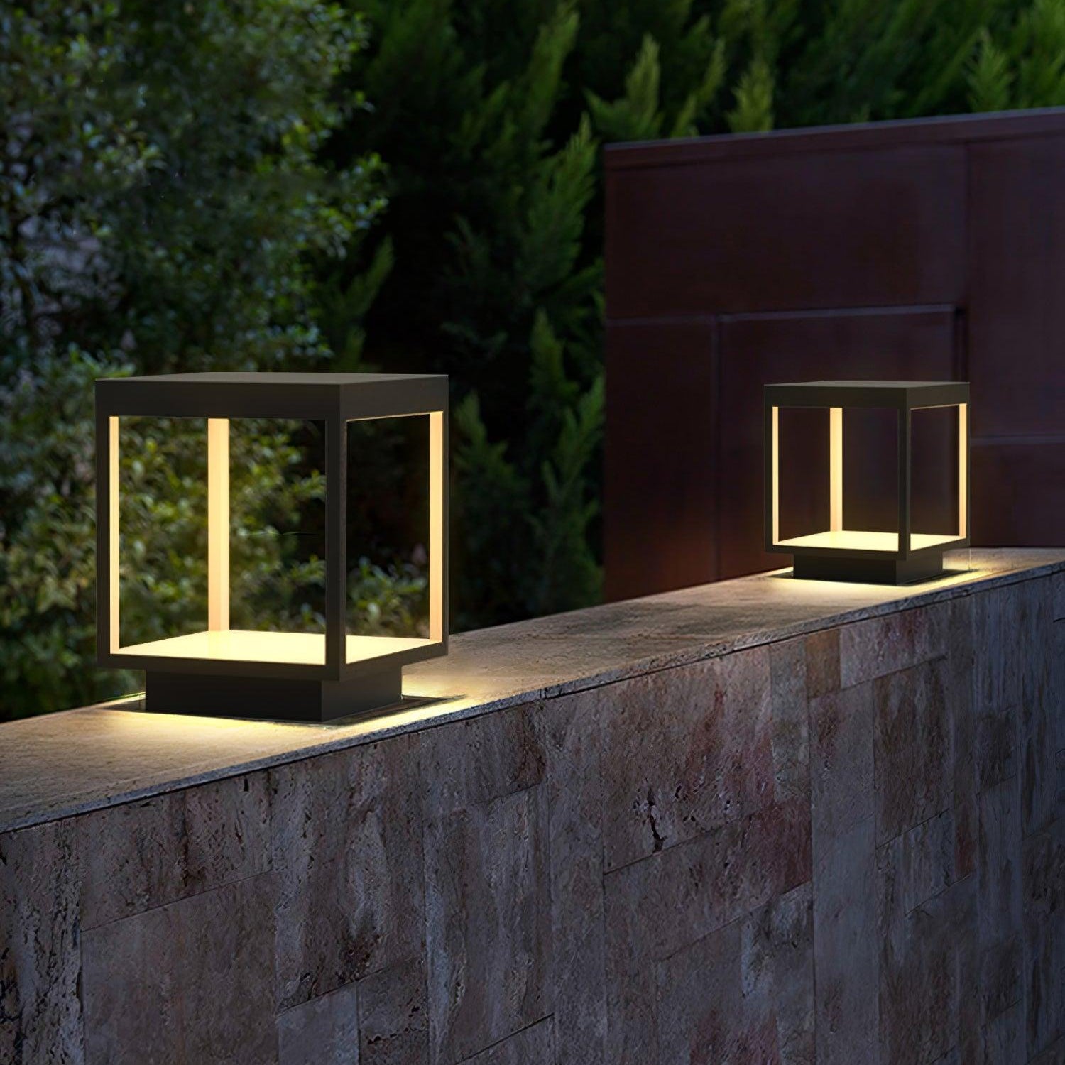 Borne extérieure LED cadre carré – ambiance chaleureuse jardin et terrasse